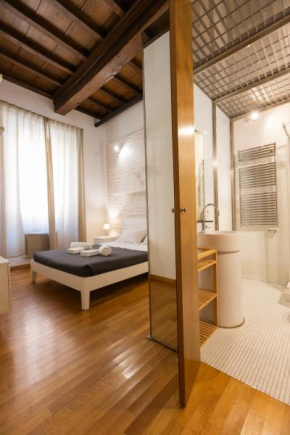 Barberini Apt close to Fontana di Trevi
